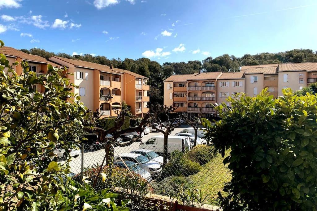 Charmant Studio Costebelle Proche Gare, Terrasse Et Parking Gratuit Apartment Hyères Екстериор снимка